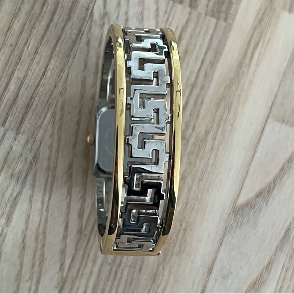 Avon Ladies Watch Vintage Rectangular Dial Two Tone Geometric Bangle Bracelet - Picture 6 of 9